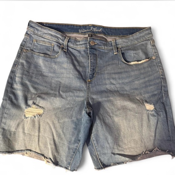 Universal Thread Mid Rise Bermuda Denim Shorts Women's 20W - Picture 1 of 6